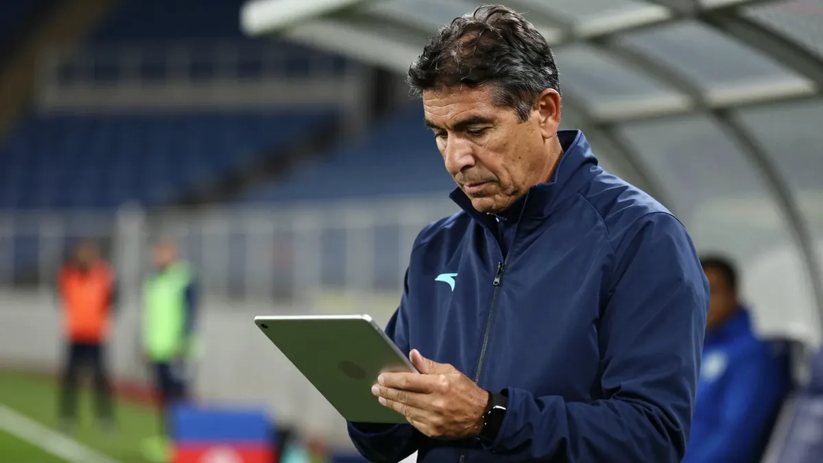 La selección de Ecuador, que ocupa el tercer lugar en su grupo de la Copa del Mundo, evalúa a Marcelo Gallardo para su...