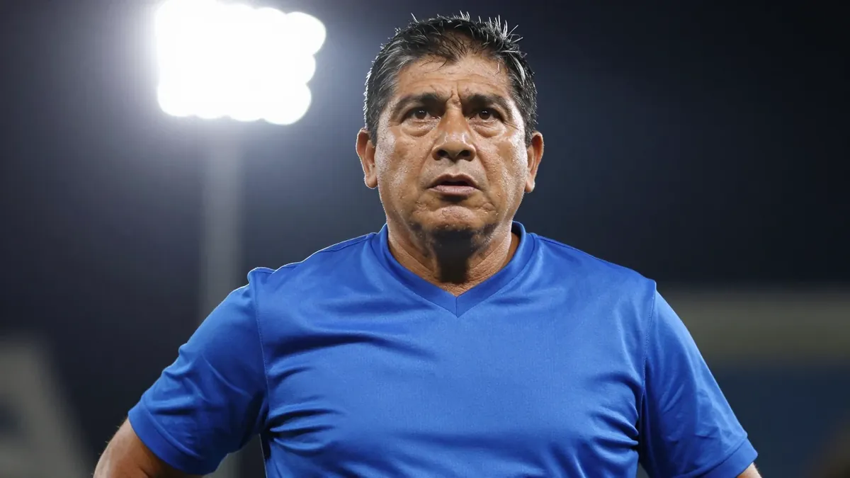 La Tricolor busca al entrenador con un mes para el amistoso internacional